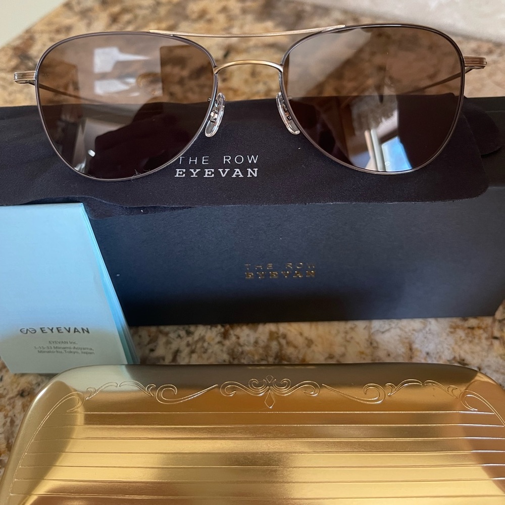 THE ROW - EVEVAN COLLABORATION FOR EYEVAN IN OTTO TITANIUM AVIATOR SUNGLASSES